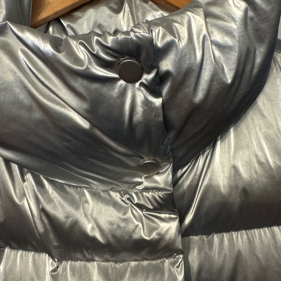 EUC Athleta puffer vest - Picture 4 of 6